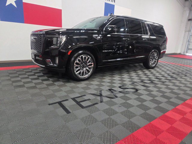 Used 2023 GMC Yukon XL Denali Ultimate AWD/4WD image 2