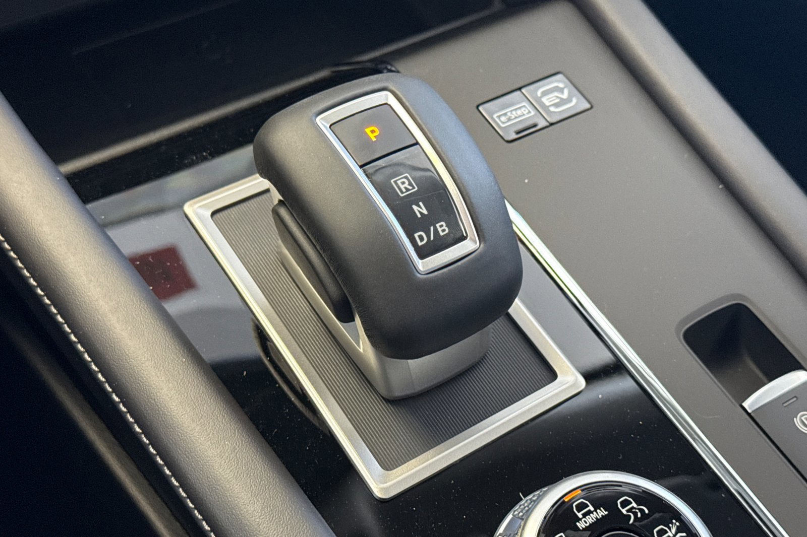 New 2026 Nissan Rogue SL image 23