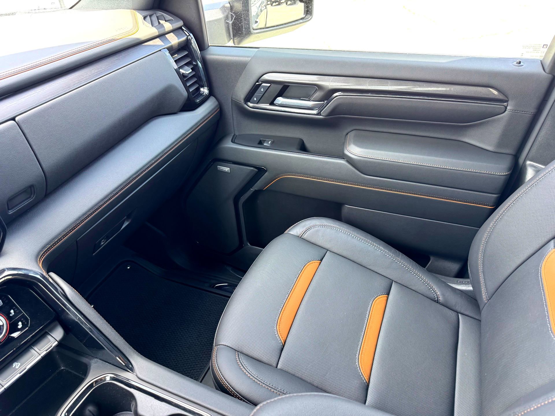 Used 2024 GMC Sierra 2500 AT4 w/ AT4 Premium Plus Package image 33