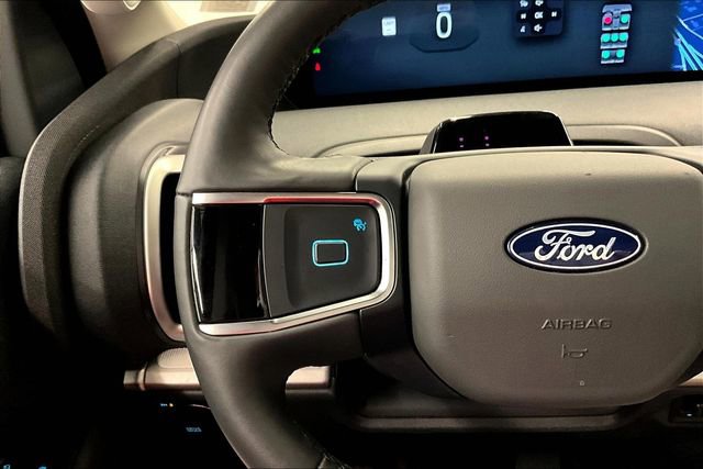 Used 2025 Ford Expedition Active image 28