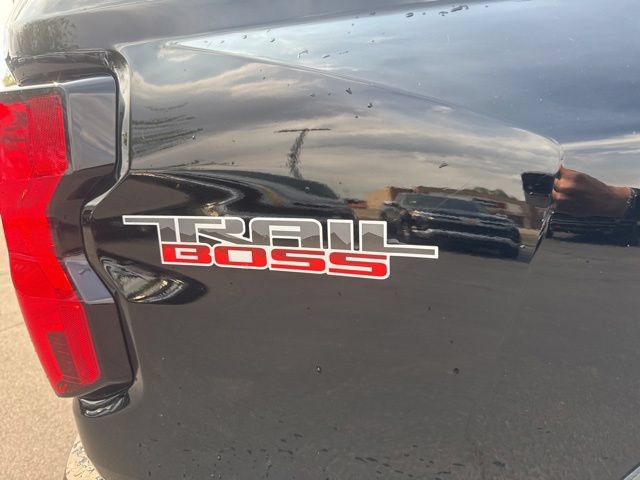 Certified 2025 Chevrolet Colorado Trail Boss AWD/4WD image 10