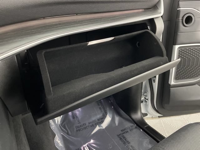 Used 2024 Jeep Wagoneer Series II w/ Flexible Seating Group RWD image 41