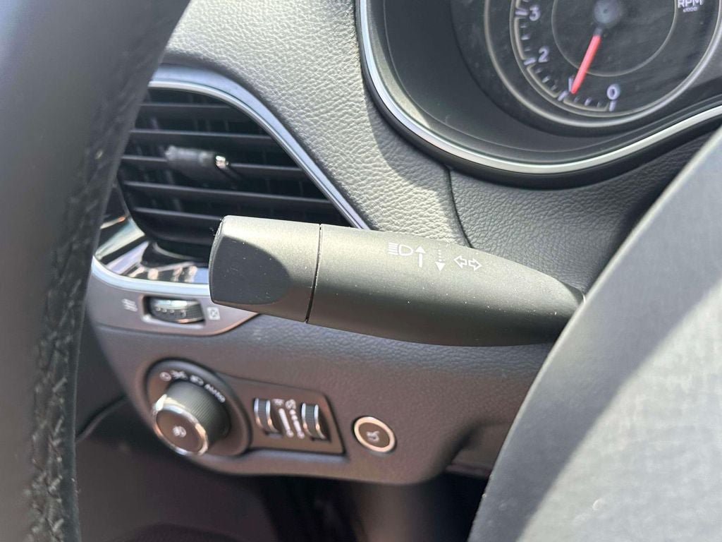 Used 2019 Jeep Cherokee Limited AWD/4WD image 25