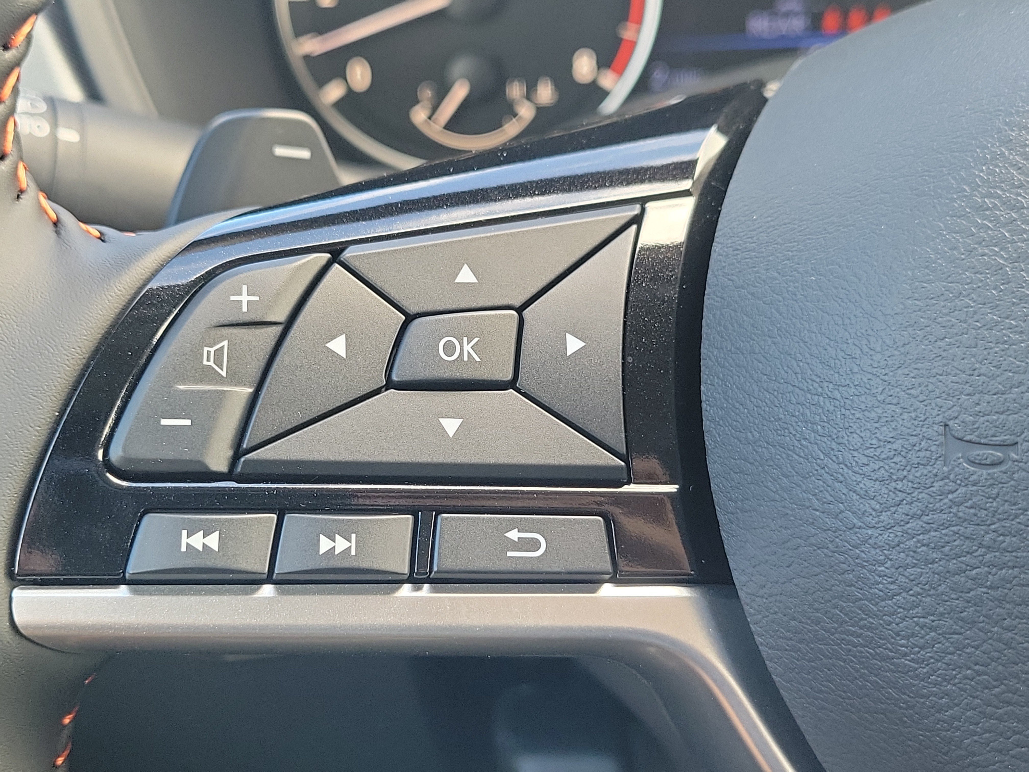 New 2026 Nissan Altima 2.5 SR FWD image 22