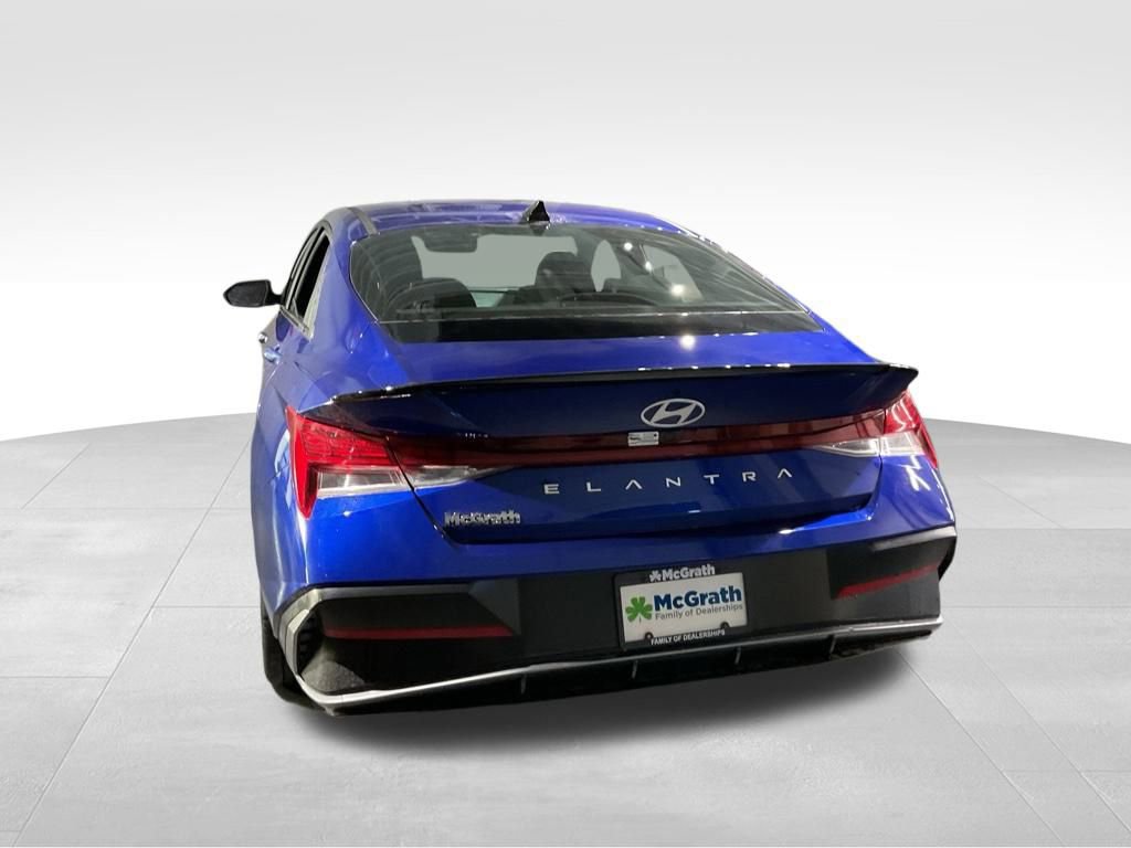 New 2026 Hyundai Elantra SEL Sport Premium FWD image 4
