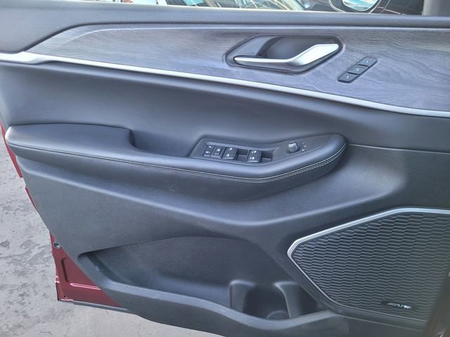 Used 2022 Jeep Grand Cherokee Limited 4xe w/ Luxury Tech Group II image 14