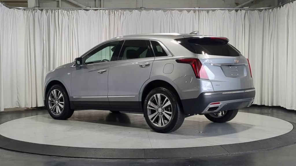 Used 2025 Cadillac XT5 Premium Luxury AWD/4WD image 8