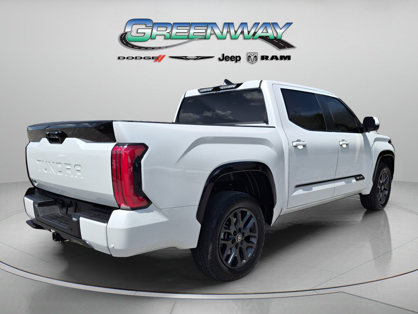Used 2025 Toyota Tundra Platinum AWD/4WD image 3