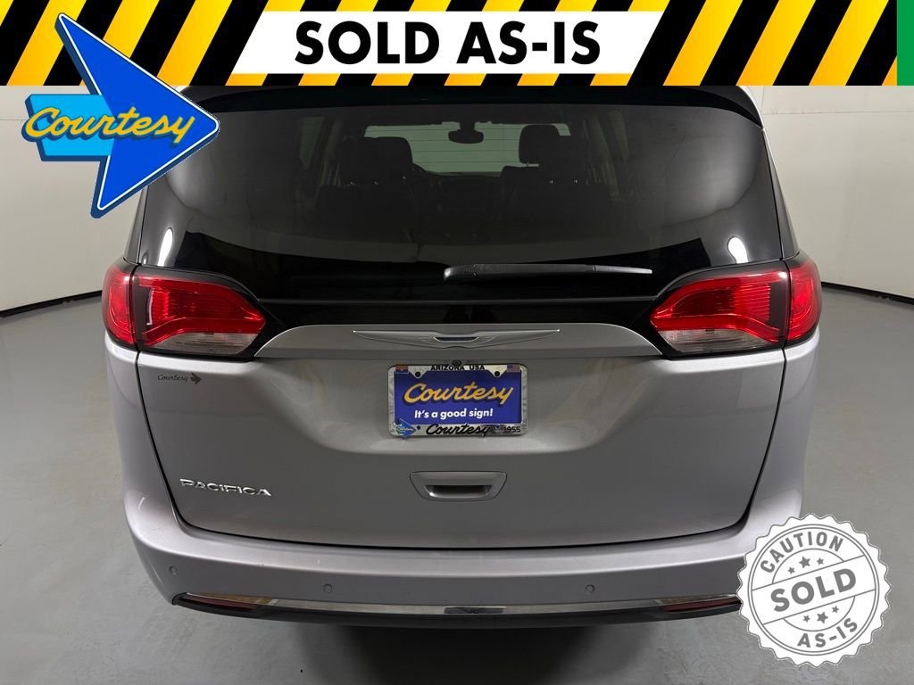 Used 2017 Chrysler Pacifica Touring-L FWD image 7