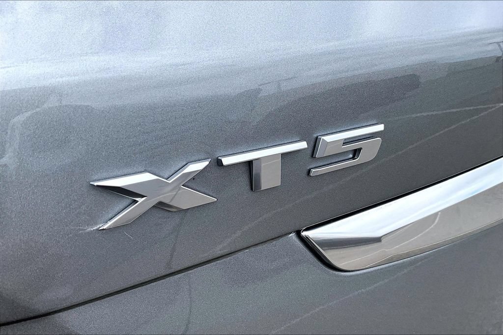 Used 2025 Cadillac XT5 Premium Luxury w/ Technology Package AWD/4WD image 33