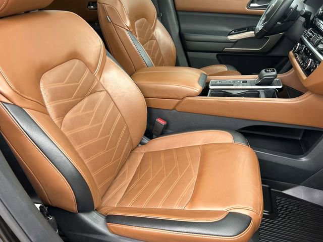 Used 2022 Nissan Pathfinder Platinum w/ Lighting Package (N92) image 25