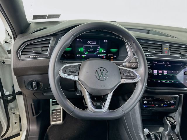 Used 2023 Volkswagen Tiguan SE R-Line image 19