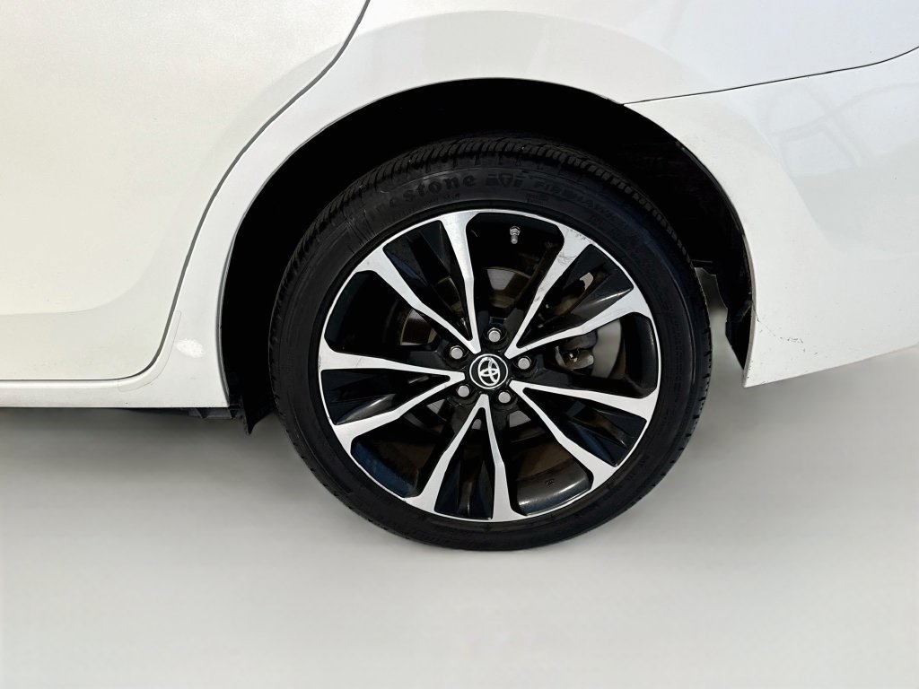 Used 2018 Toyota Corolla SE w/ Carpet Mat Package (TMS) FWD image 31
