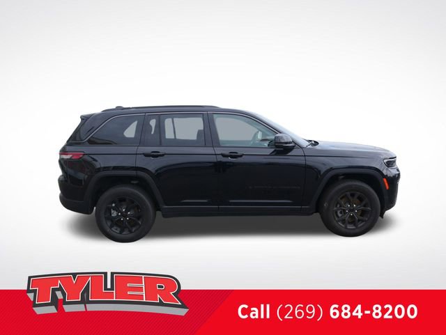New 2026 Jeep Grand Cherokee Altitude AWD/4WD image 9