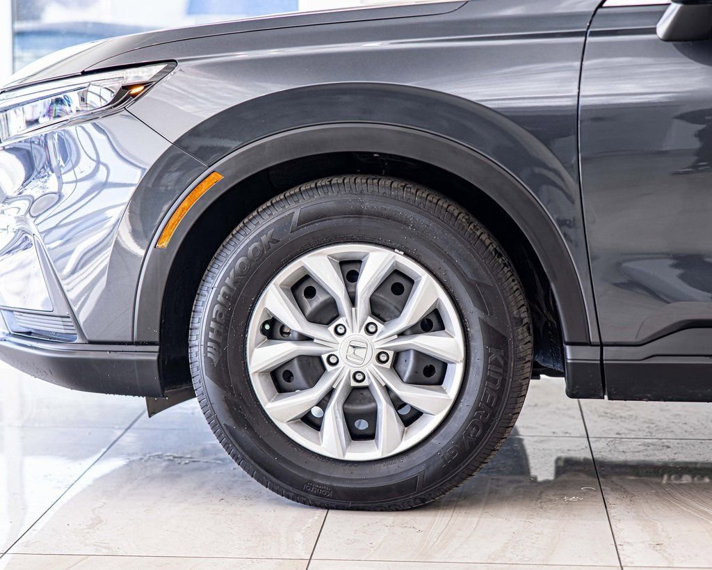 Used 2025 Honda CR-V LX image 9