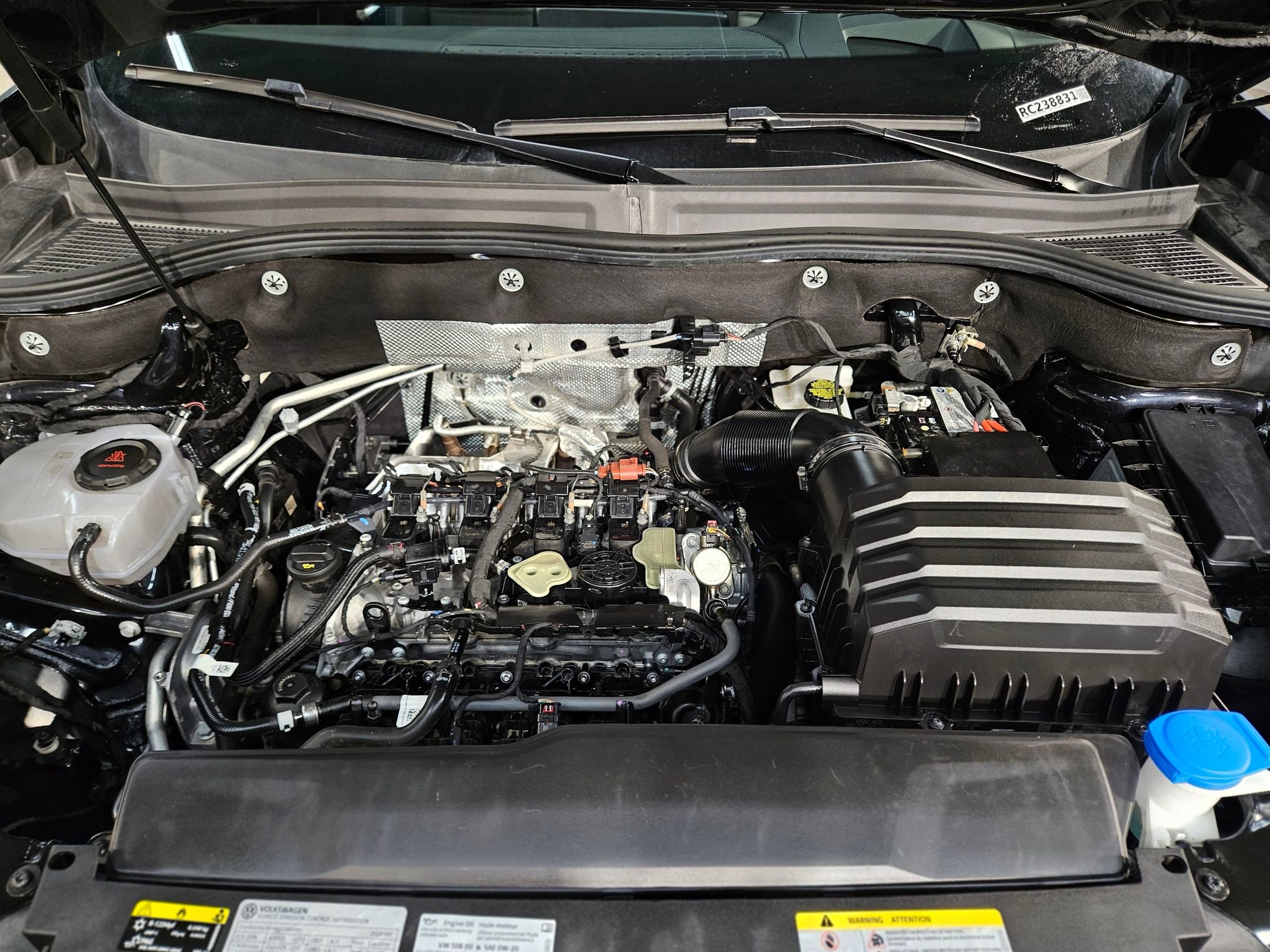 Used 2024 Volkswagen Atlas Cross Sport SEL R-Line image 19