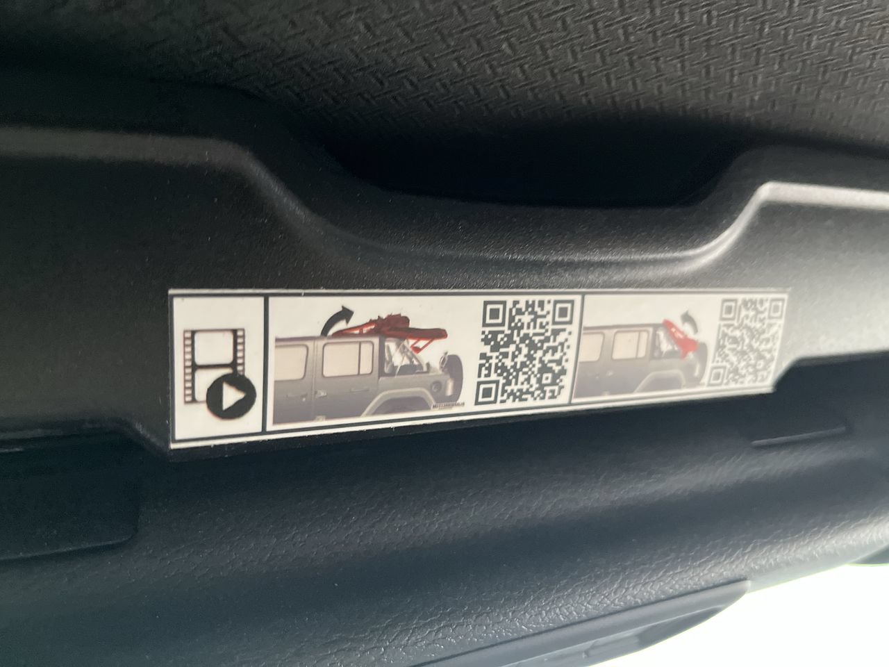 Used 2021 Jeep Wrangler Sport AWD/4WD image 29