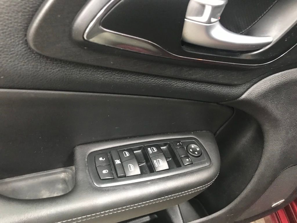 Used 2016 Chrysler 200 S w/ Navigation & Sound Group I image 10