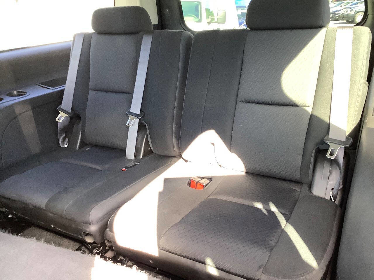 Used 2013 Chevrolet Suburban LS image 29