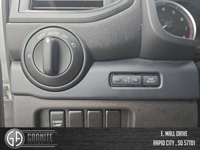 Used 2023 Nissan Titan S image 30