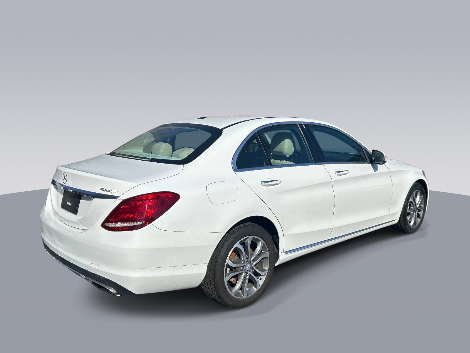 Used 2015 Mercedes-Benz C 300 4MATIC Sedan image 3