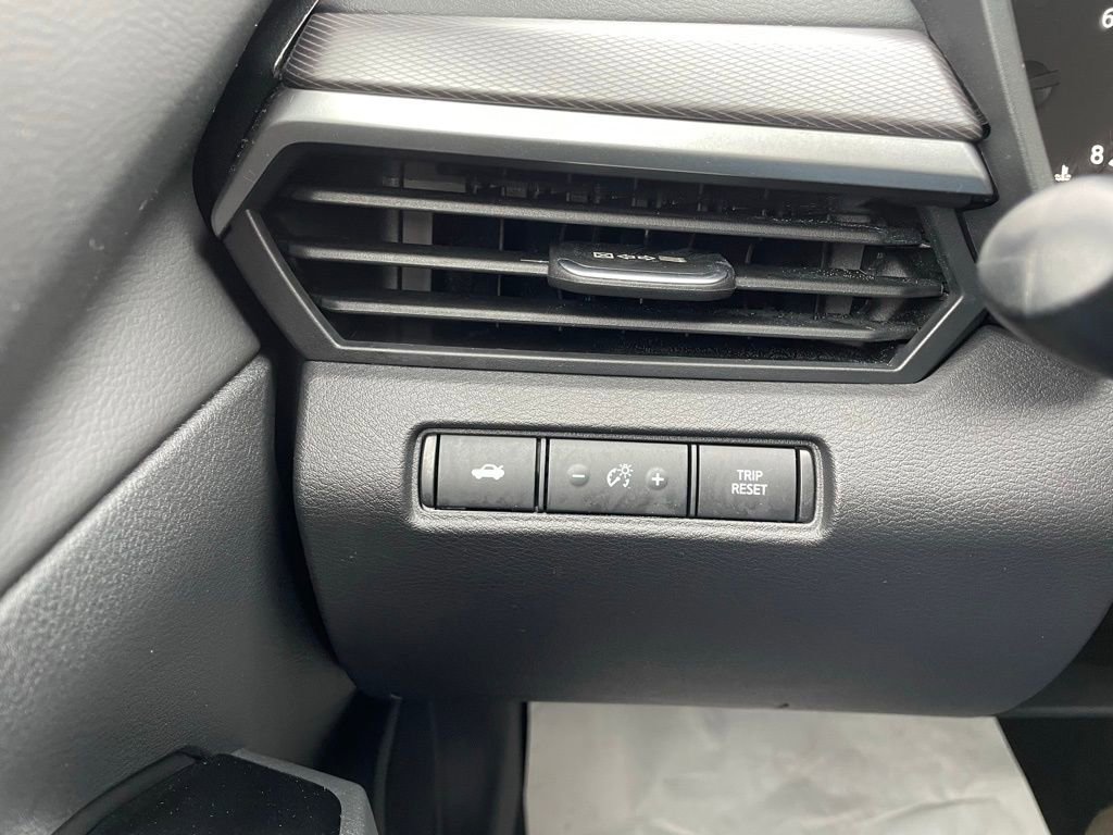 Used 2024 Nissan Altima 2.5 SR image 24