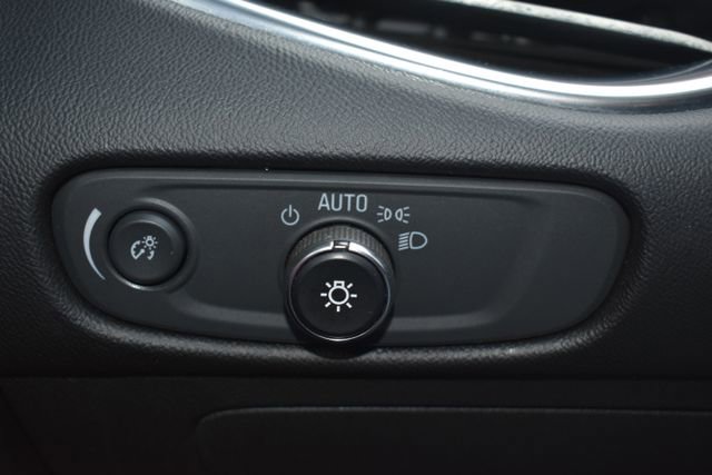 Used 2018 Chevrolet Malibu LT image 21