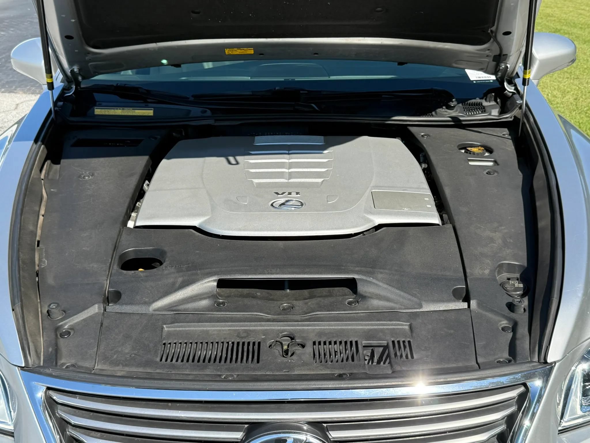 Used 2015 Lexus LS 460 w/ Comfort Package RWD image 13