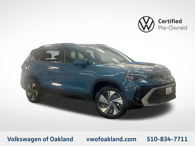 Certified 2025 Volkswagen Taos SE AWD/4WD image 1
