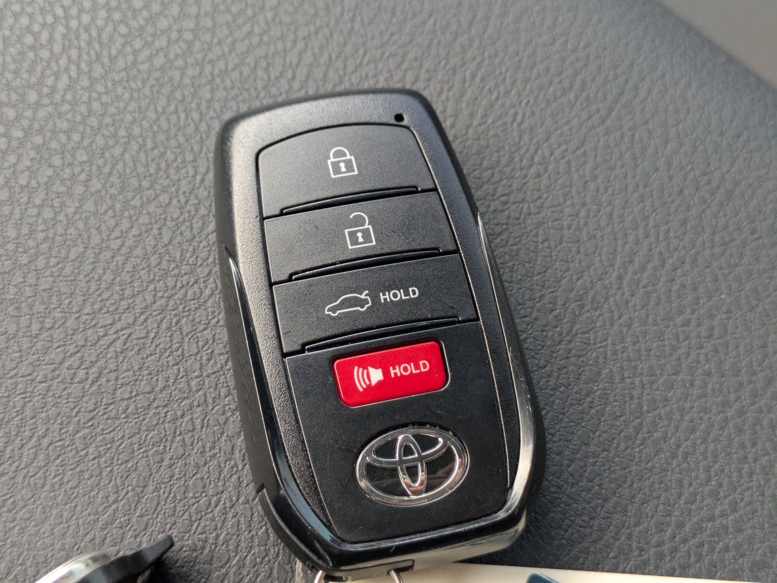 Used 2025 Toyota Camry SE w/ Multimedia Upgrade Package image 31