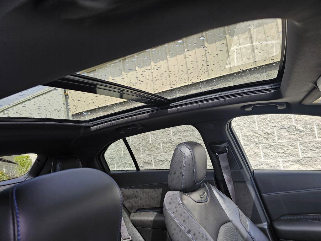 Used 2024 Cadillac XT4 Sport image 17