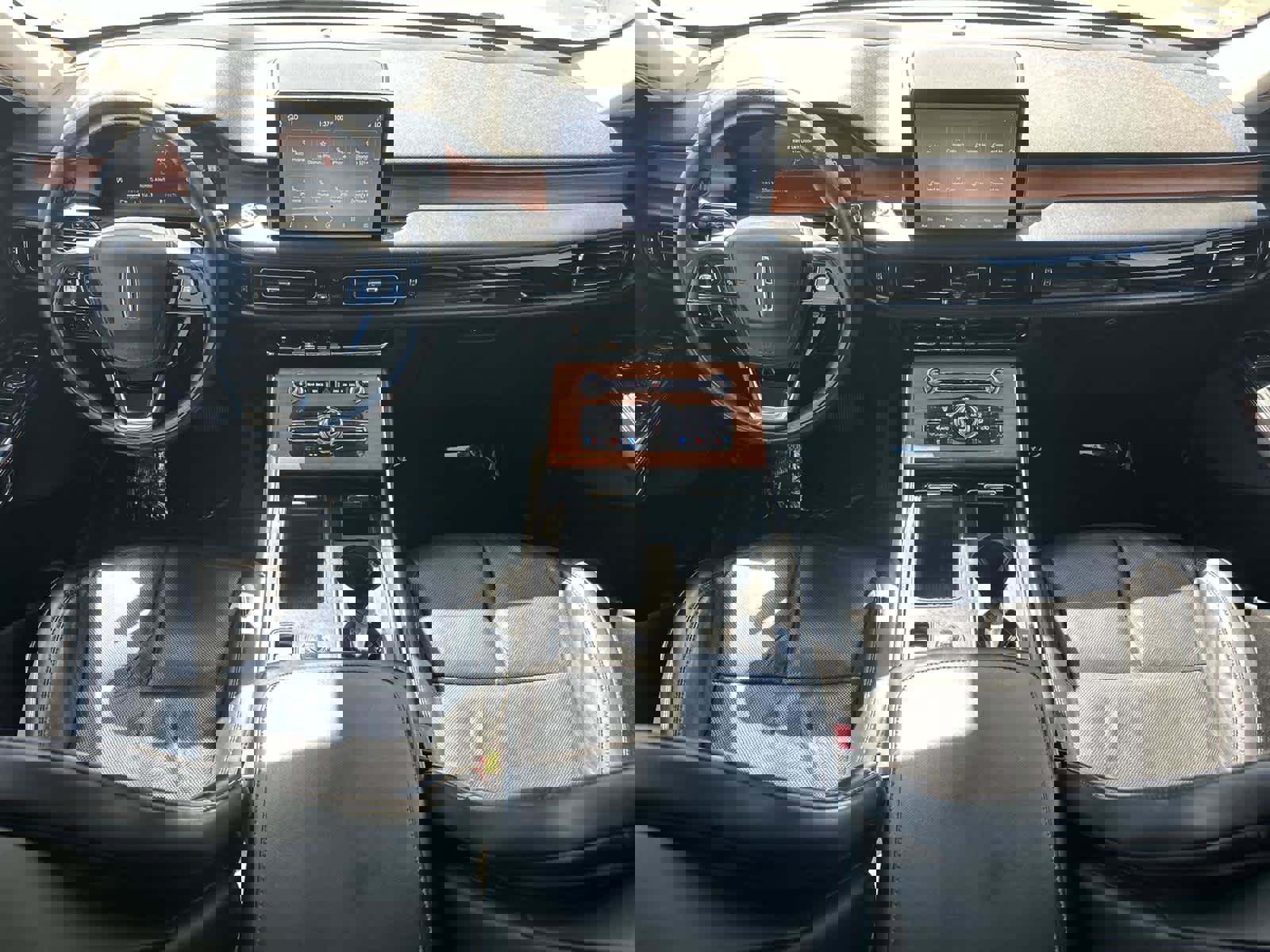 Used 2020 Lincoln Aviator Reserve w/ Equipment Group 201A image 10