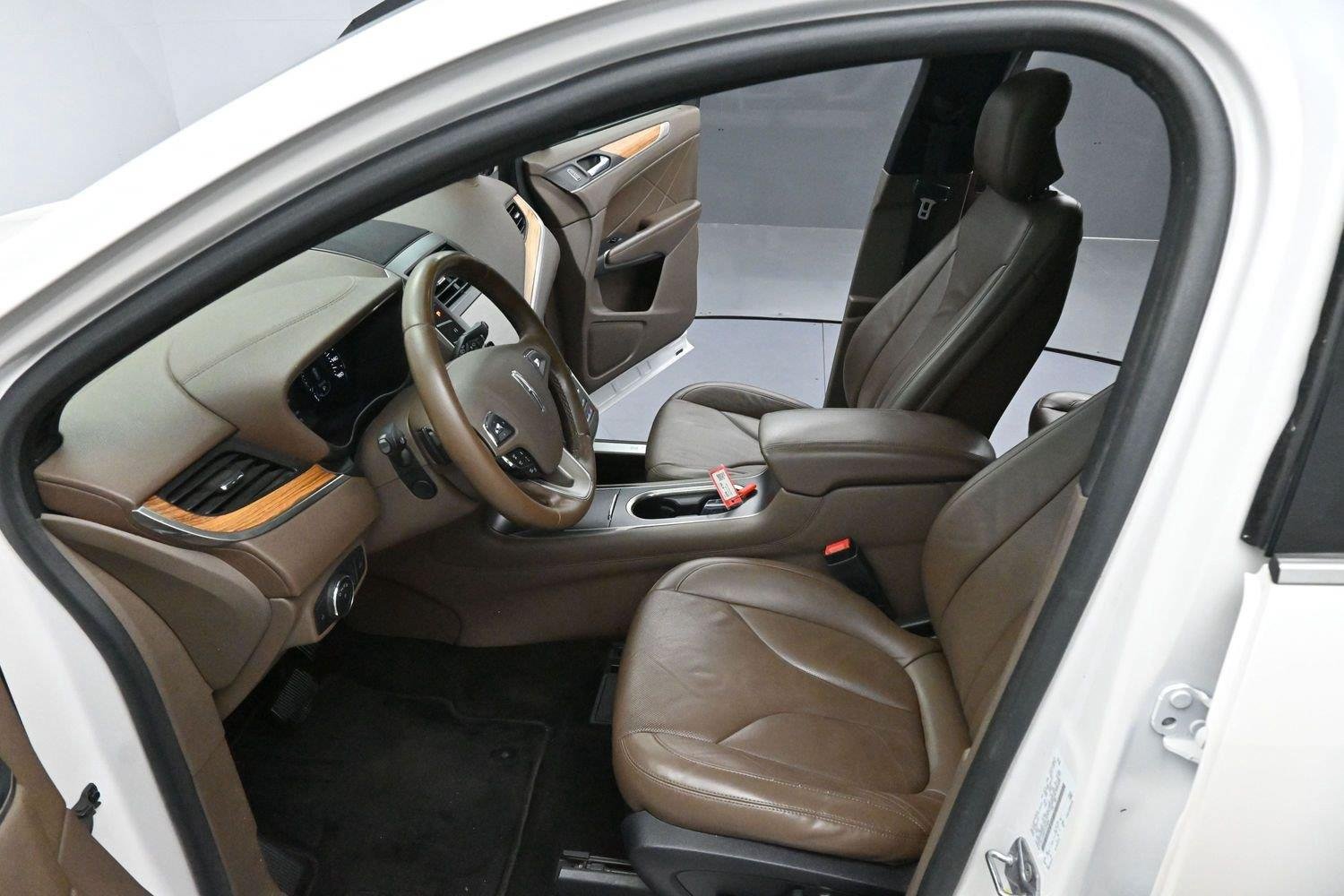 Used 2015 Lincoln MKC FWD w/ Equipment Group 102A Reserve image 12