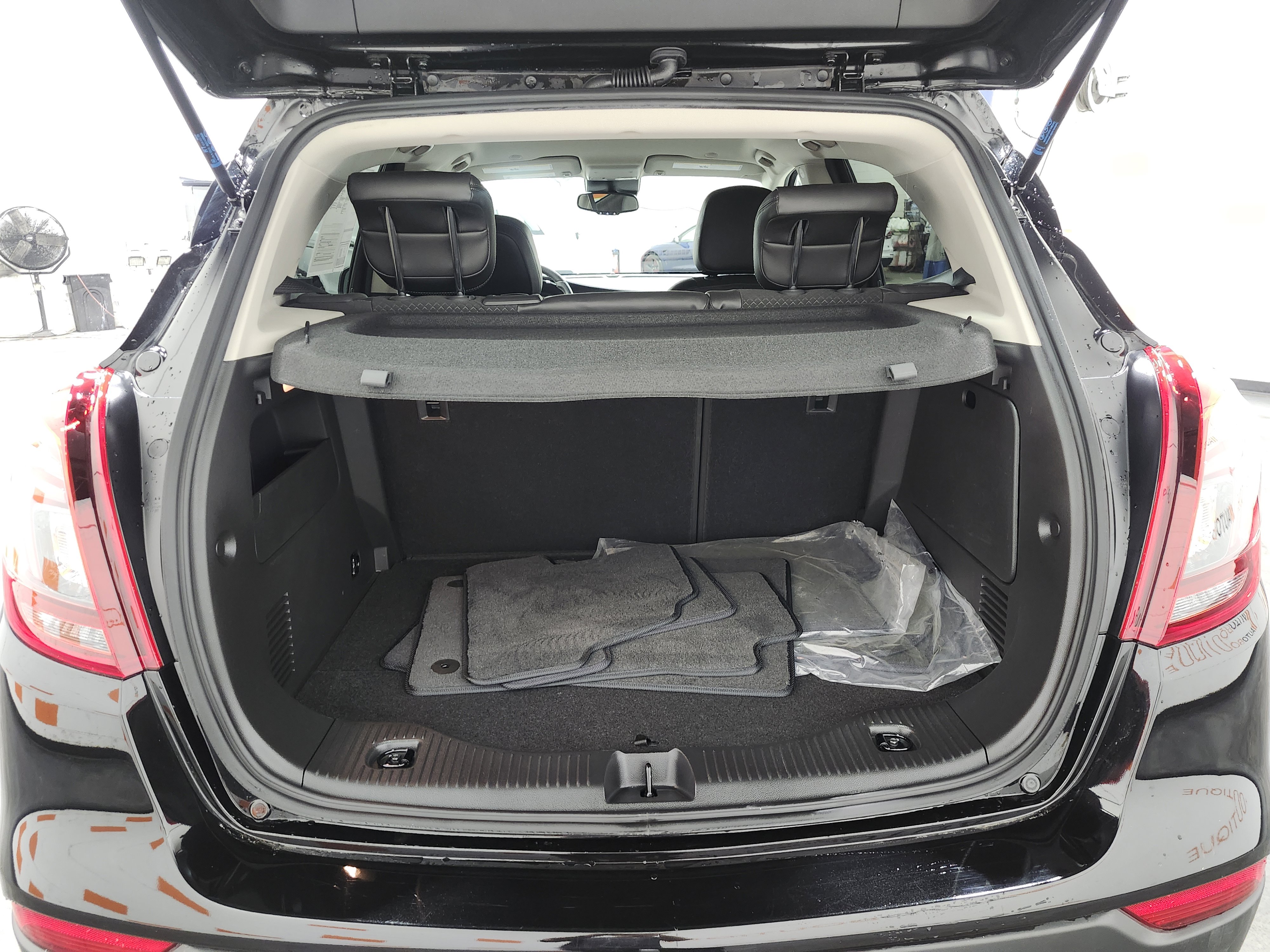 Used 2022 Buick Encore Preferred w/ Safety Package image 22