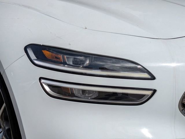 Used 2023 Genesis G70 2.0T image 10