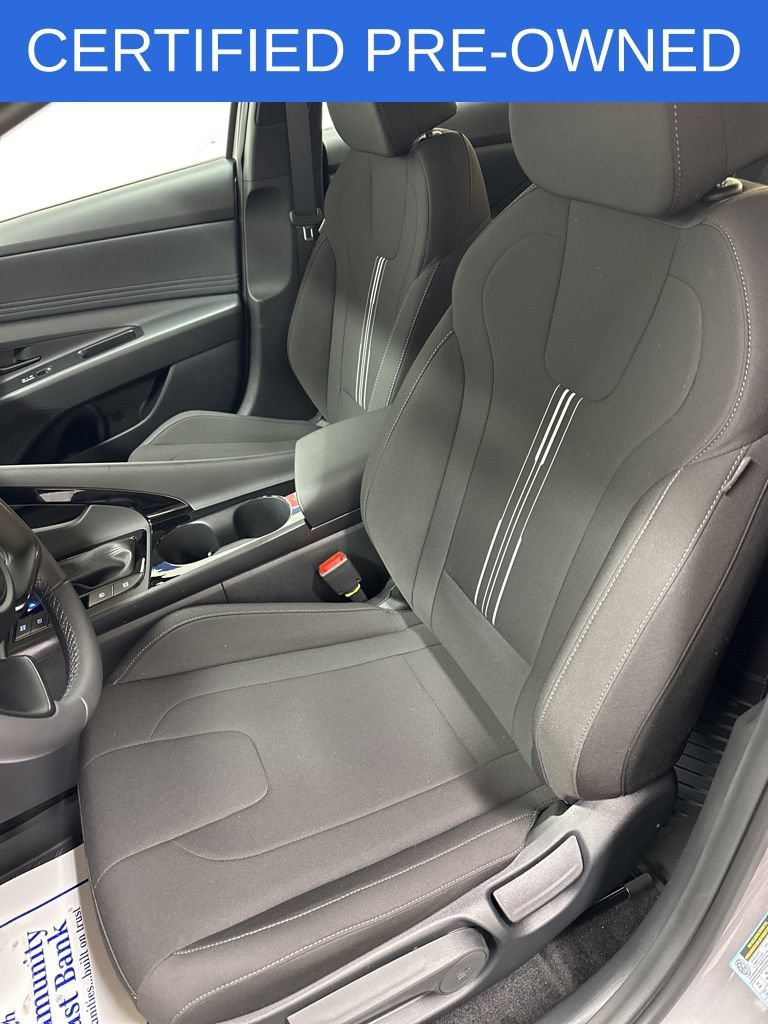 Used 2025 Hyundai Elantra SEL FWD image 16