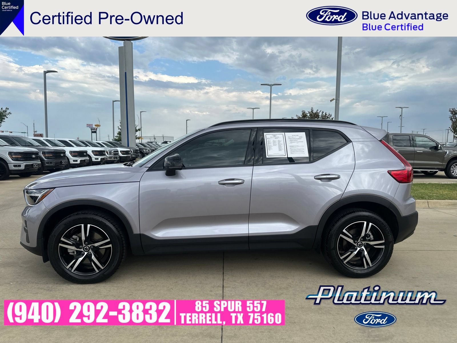 Used 2026 Volvo XC40 B4 Core w/ Climate Package FWD image 2