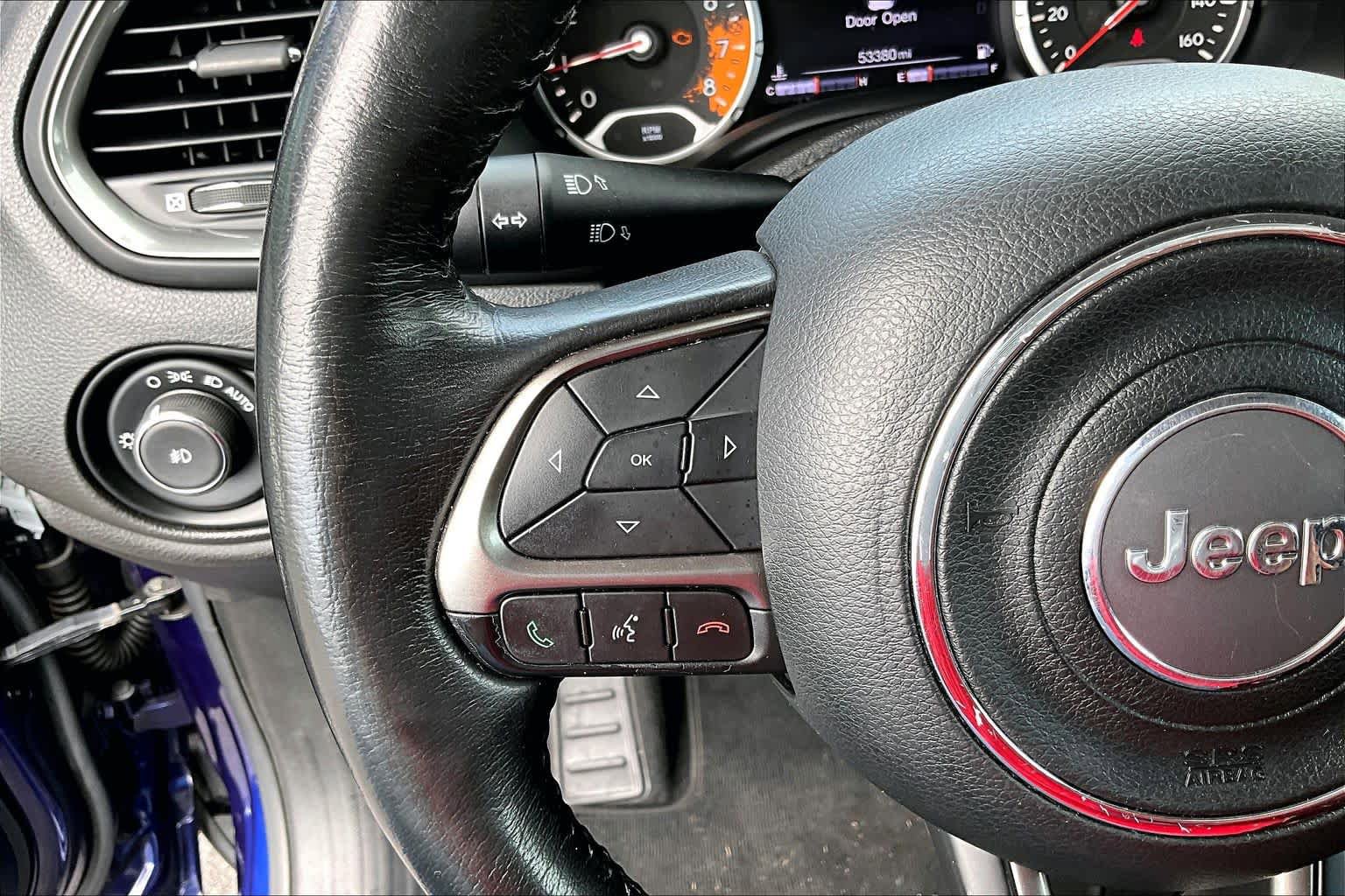 Used 2018 Jeep Renegade Limited w/ Advanced Technology Group FWD image 24