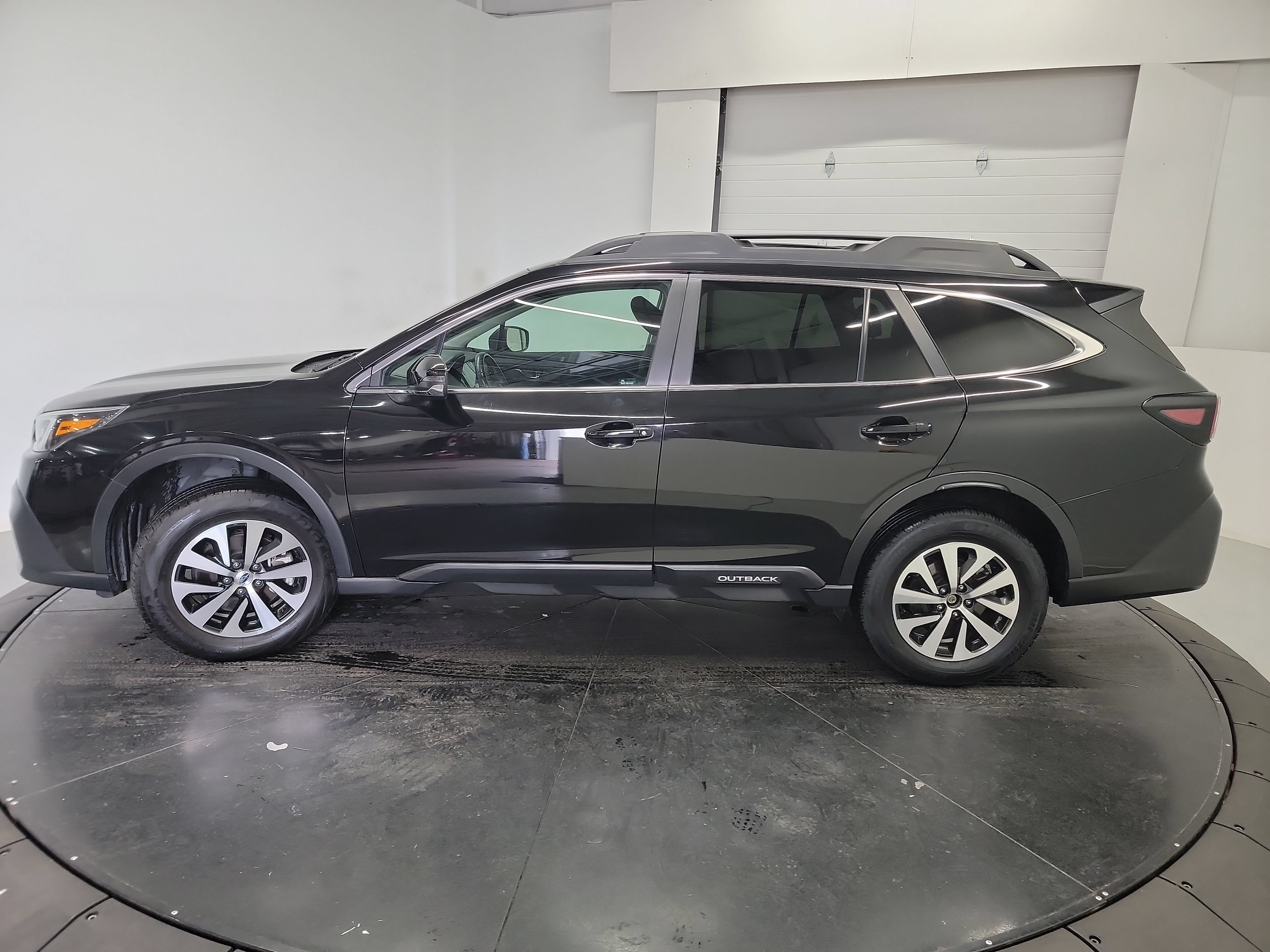 Used 2021 Subaru Outback Premium AWD/4WD image 4