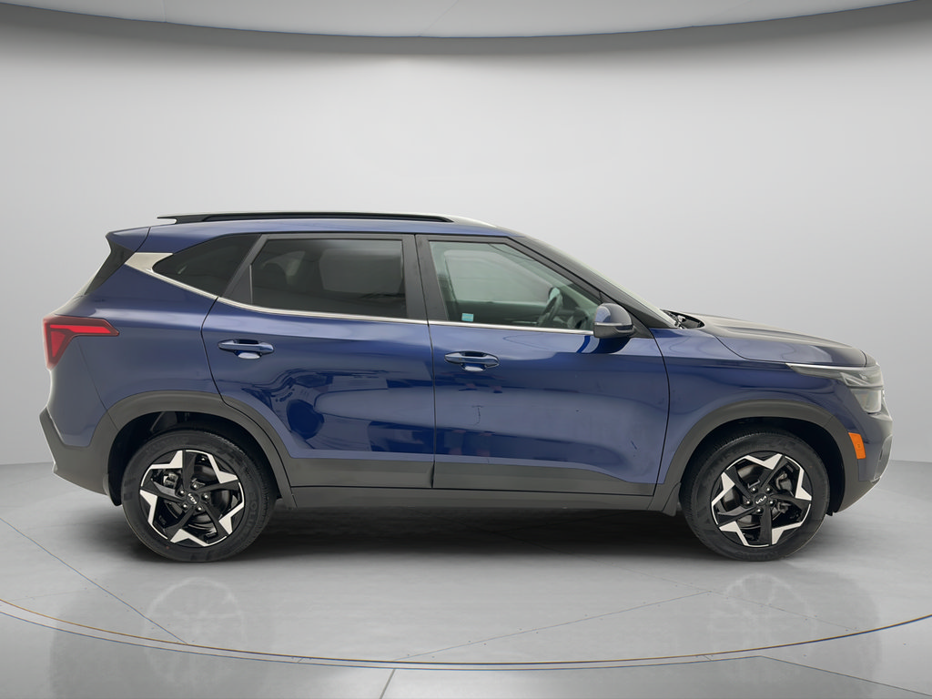 Used 2024 Kia Seltos EX AWD/4WD image 7