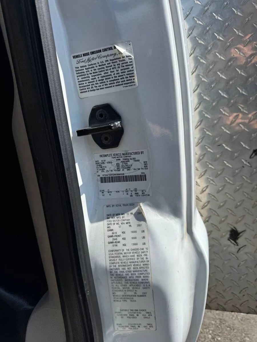 Used 2008 Ford F550 2WD Regular Cab Super Duty image 17