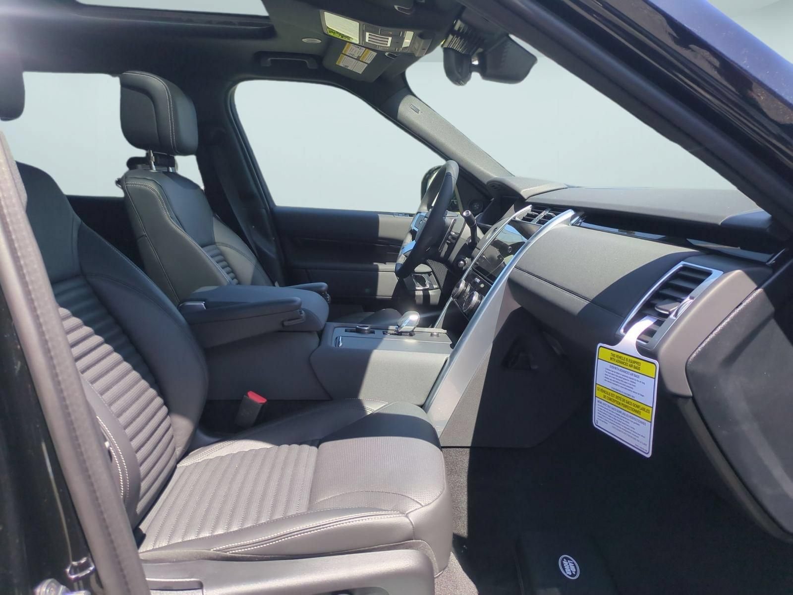 New 2026 Land Rover Discovery S AWD/4WD image 30