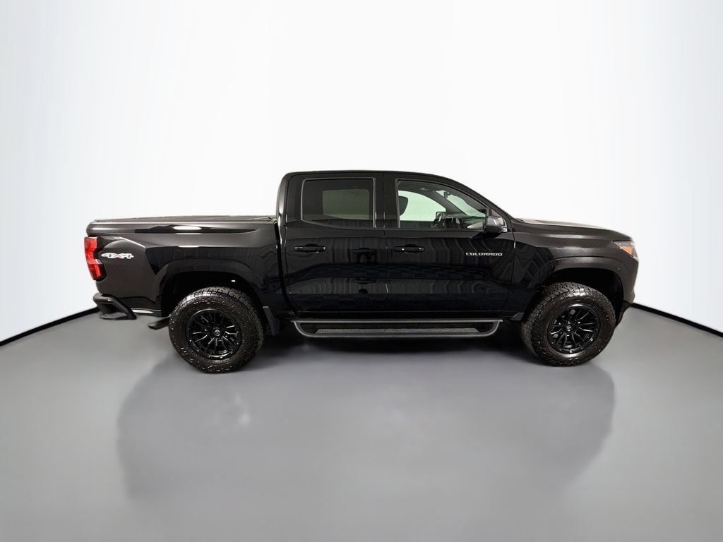 Used 2024 Chevrolet Colorado LT w/ LT Convenience Package II AWD/4WD image 8