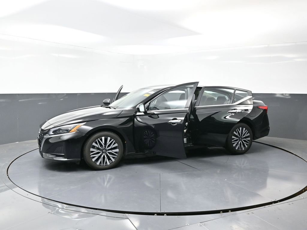 Used 2024 Nissan Altima 2.5 SV image 56