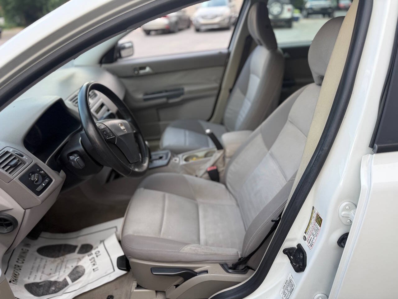 Used 2005 Volvo S40 2.4i FWD image 9