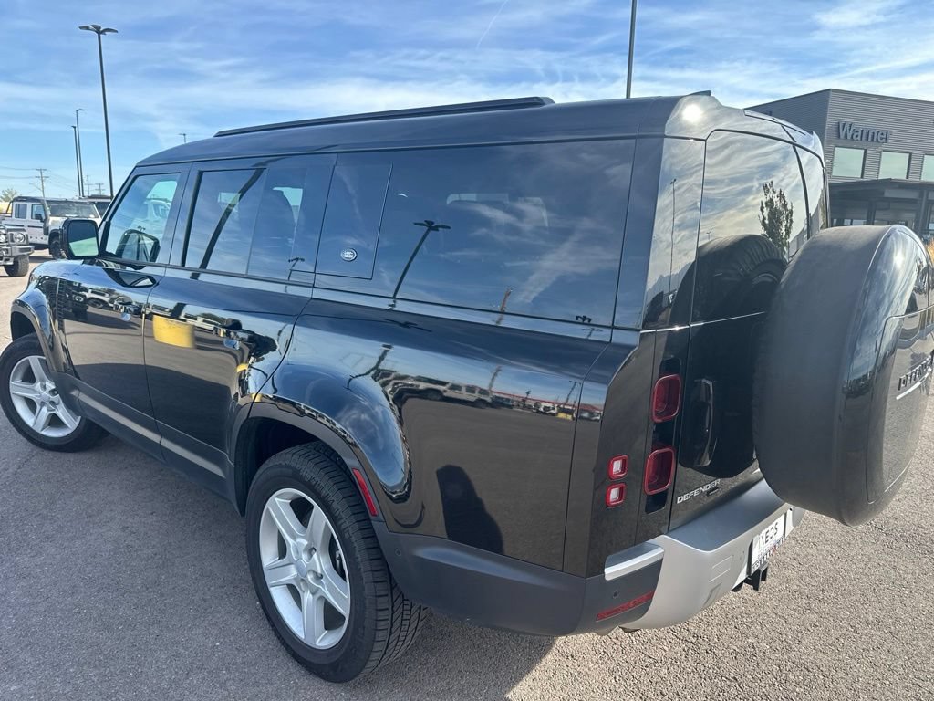 Used 2023 Land Rover Defender 130 SE AWD/4WD image 9