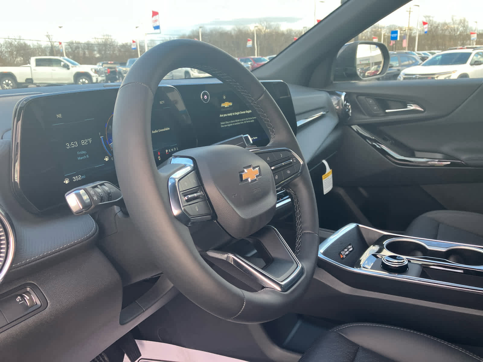 New 2026 Chevrolet Equinox LT w/ Convenience Package II image 9