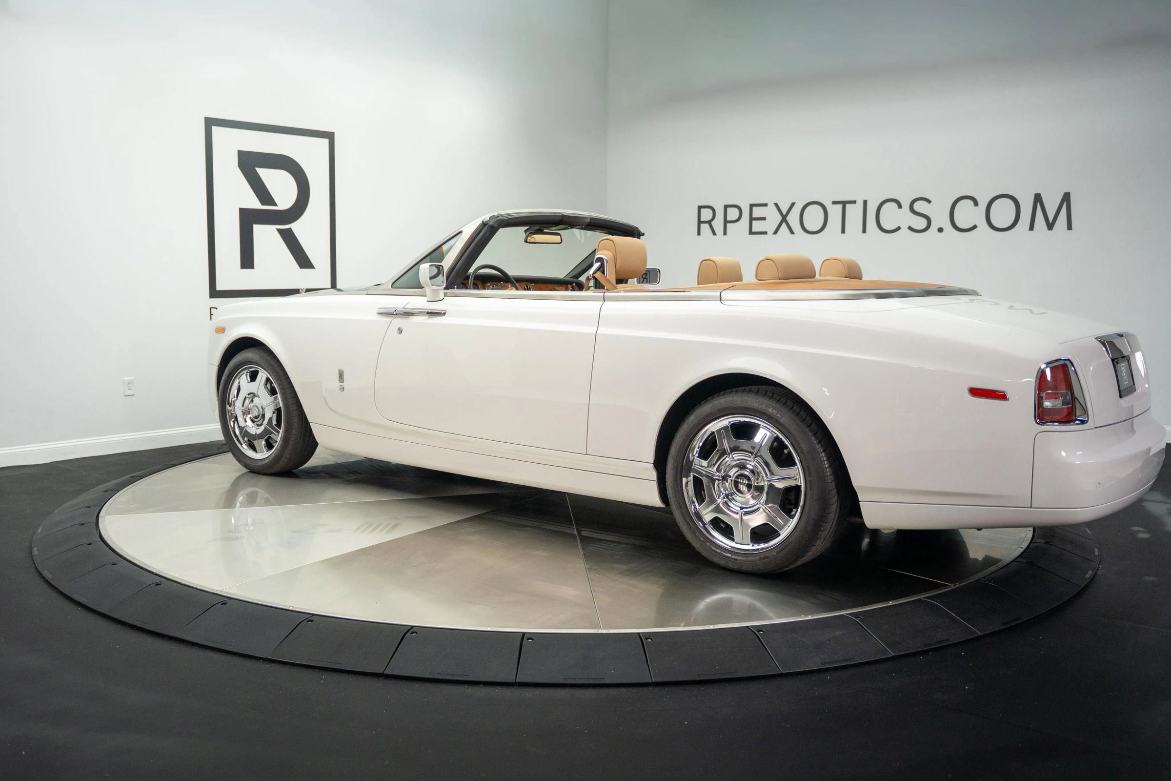 Used 2009 Rolls-Royce Phantom Drophead Coupe image 14
