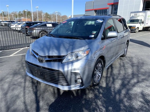 Used 2020 Toyota Sienna Limited image 4