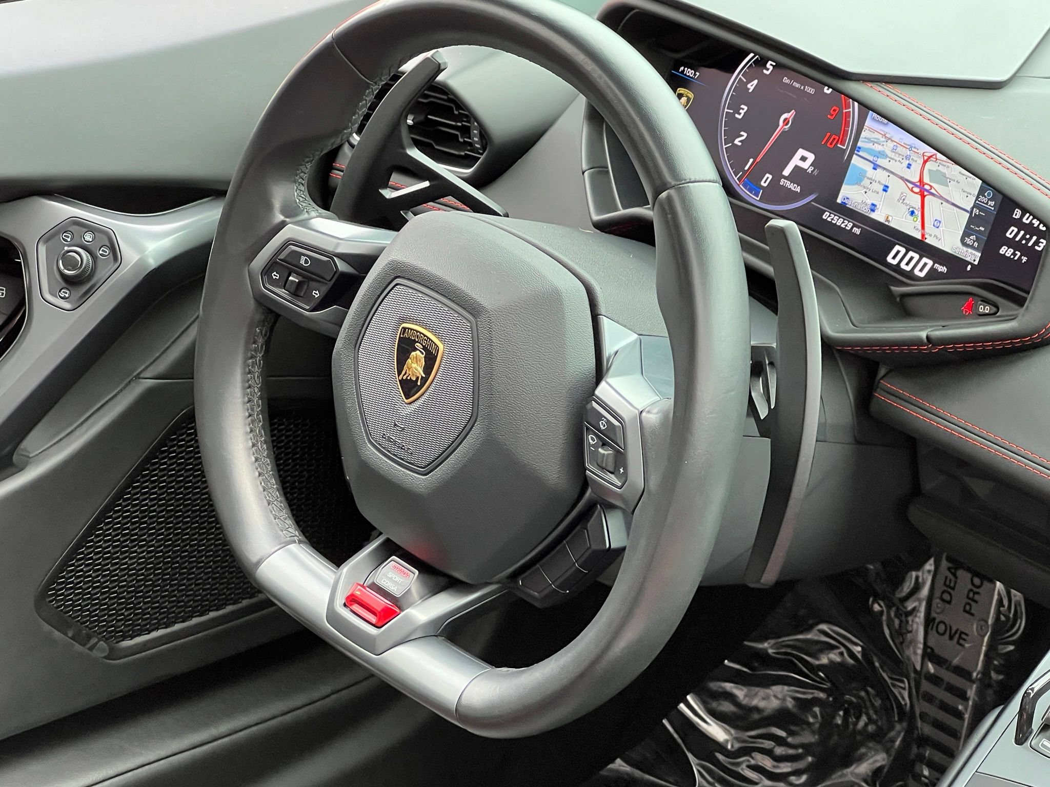 Used 2017 Lamborghini Huracan LP 580-2 RWD image 36